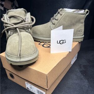 BRAND NEW trendy UGG Women’s Neumel boot olive green
